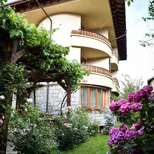 Lina Otel