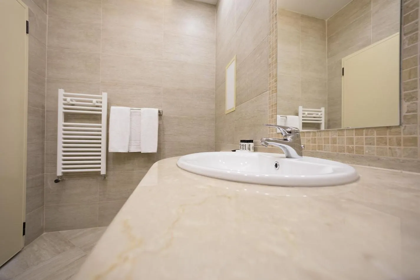 B1 Boutique Hotel Sofia 4*,  Bulgaria